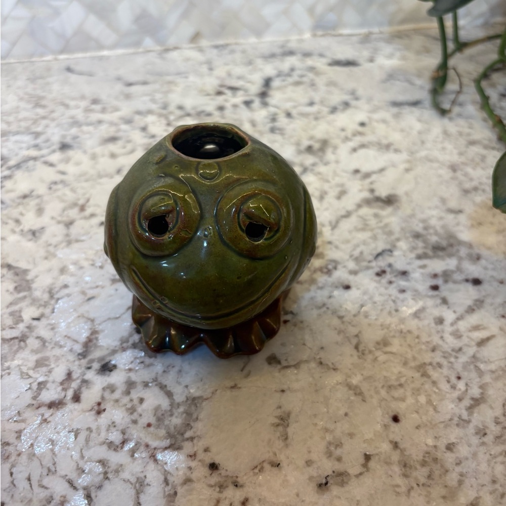 Vintage Ceramic Frog Candle Holder/ Incense Burner Cute Village Bath Products - Picture 10 of 10